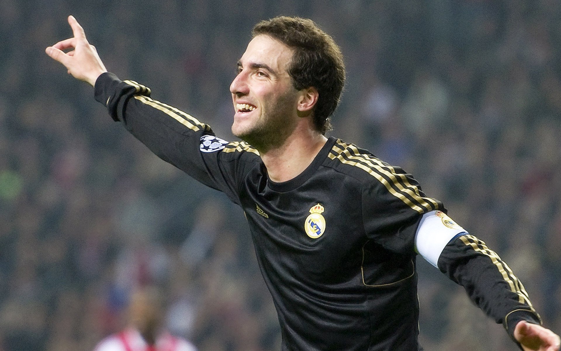 世界杯巅峰对决:激烈战斗中诞生奇迹瞬间,世界杯殿堂十大经典对决